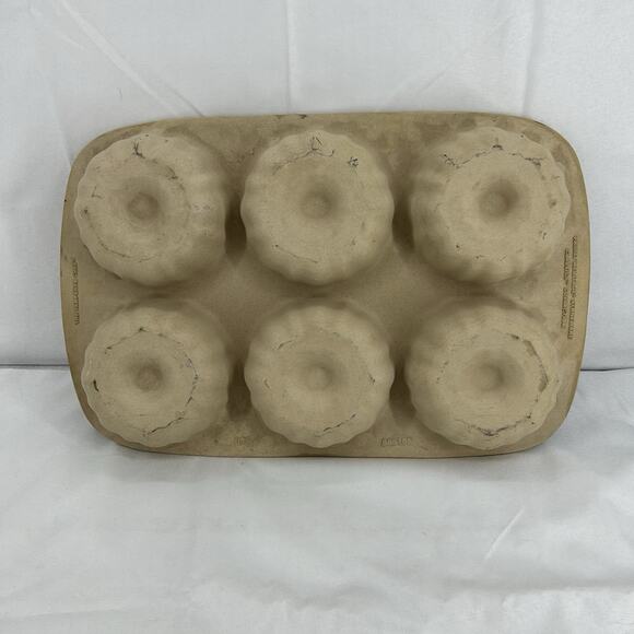 Pampered Chef Stoneware Mini Fluted Bundt Pan Family Heritage Classic - Picture 5 of 10